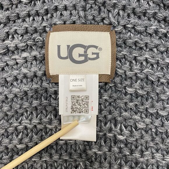 UGG Gray Chunky Knit Wool Blend Rollneck Turtleneck Pullover Poncho  Womens OS - Picture 9 of 11